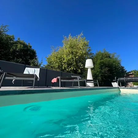 Magnifique Piscine Jacuzzi Angres